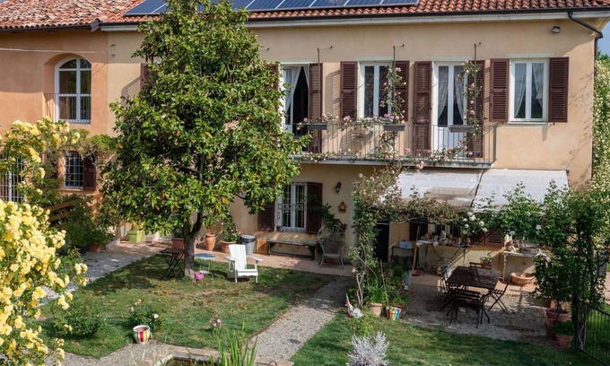 Alfiano Natta House | Beautiful villa for 6 people with WIFI, hot tub, patio, pets allowed and parking