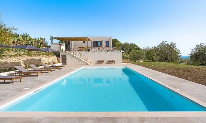 Noto Villa | Beautiful villa with pool in the surroundings of Noto