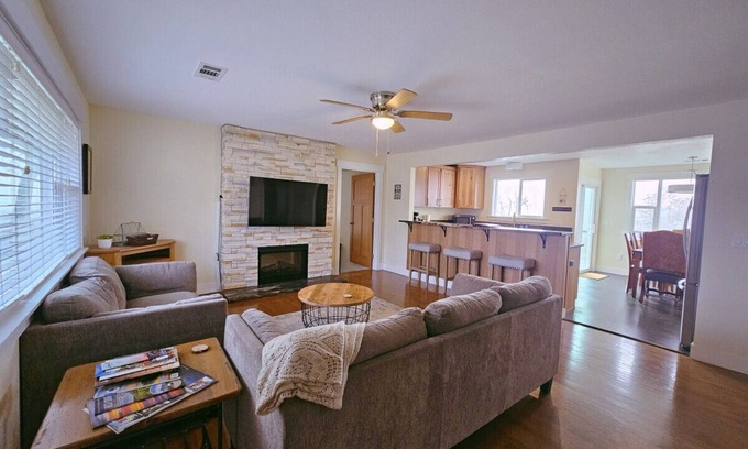 Medford House | Beautiful Vineyard Villa surrounded by mountains