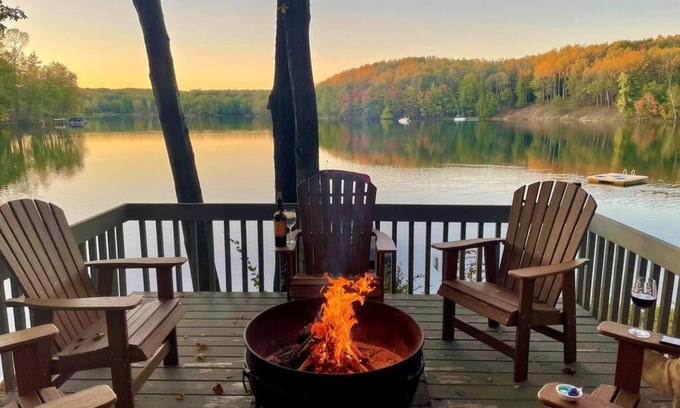 Canadian Lakes House | Beautiful Waterfront Property with year round fun