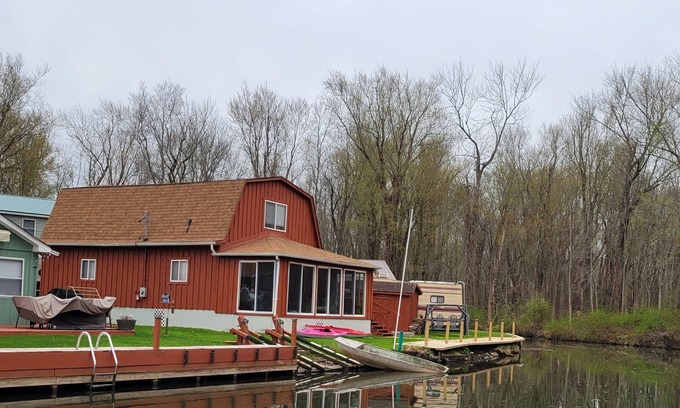Ashville House | Beautiful wildlife sanctuary on goose creek with kayaks!