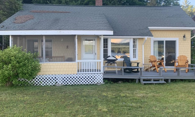 Eagle Bay Cottage | Beautiful Yellow Cottage on 4th Lake