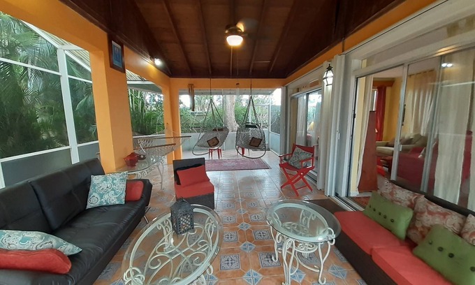 Lake Worth Corridor House | Beautifull and quiet lakefront home, Lake Osborne, pet friendly