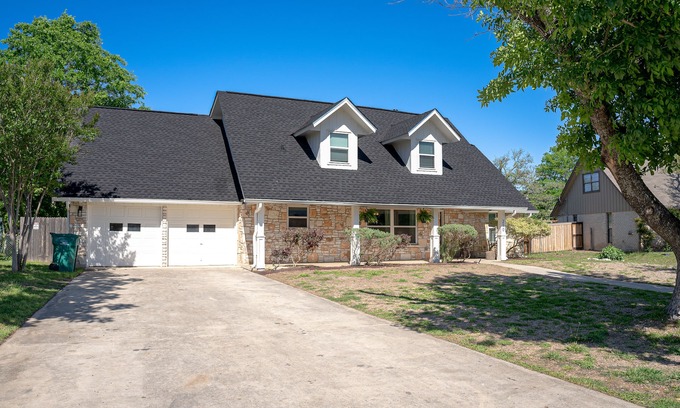 Boerne House | Beautifully remodeled Boerne Charm home located minutes from downtown