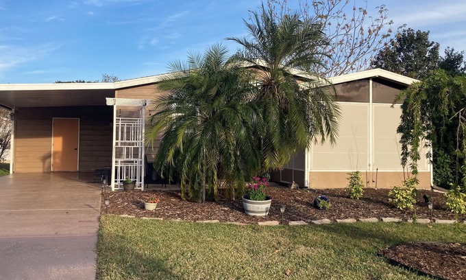 The Villages House | Beautifully renovated 2 bed- 2 bath home close to Spanish Springs Town Square