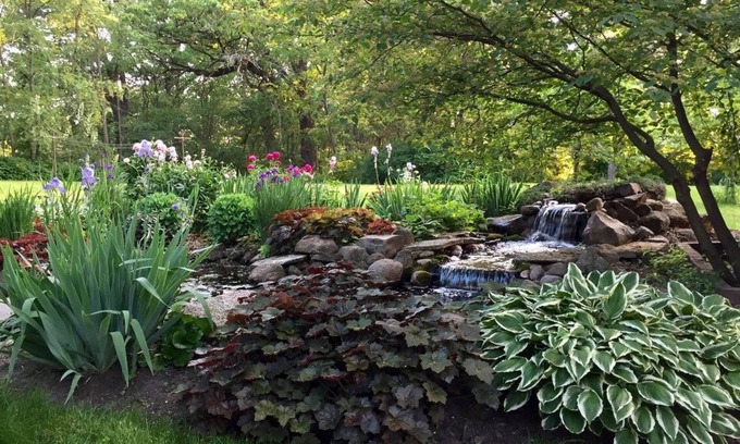 Plato Center House | Beautifully Restored 1890s Farmhouse in Hampshire, Illinois