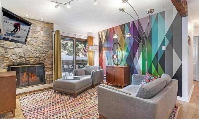 Avon House | Beaver Creek 2 Bed 2 Bath Condo 1 MIN Walk to Elk Lot
