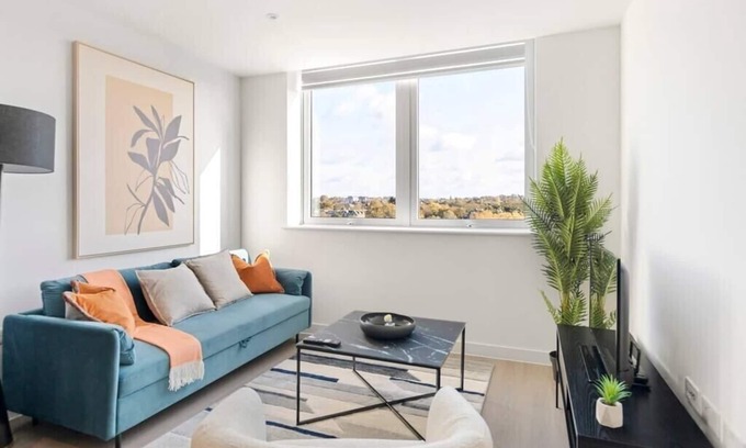 Clock House Apartment | Beckenham Beauty: Modern 1-Bedroom Abode