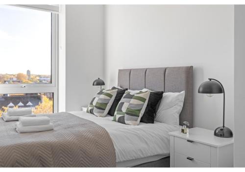 Clock House Apartment | Beckenham Beauty: Modern 1-Bedroom Abode