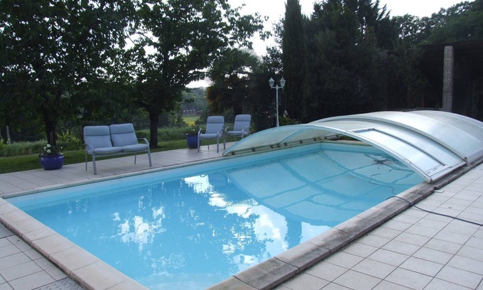 Loubieng House | BED AND BREAKFAST IN FULL BEARNAISE CAMPAIGN AT NIGHT, WEEKEND, ETC