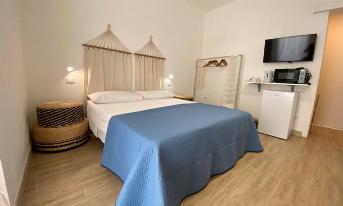 Sant'Isidoro House | Bed and Breakfast 'Isid'Oro Rooms - Camera 1' with Balcony, Wi-Fi and Air Conditioning