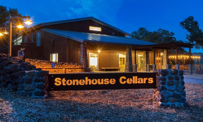 Clear Lake Hotel | Bed & Barrel at Stonehouse Cellars