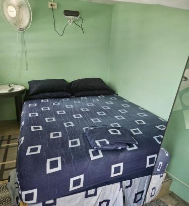 South Side Apartment | Bed & Shower Stop