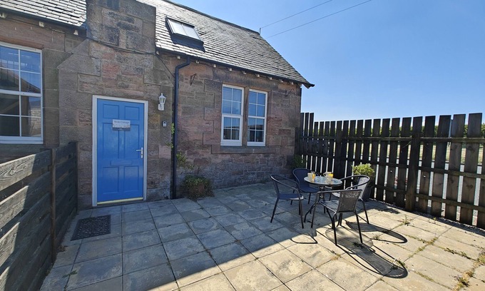 Berwick-upon-Tweed House | Bede Cottage- Beal - One Bedroom House, Sleeps 3