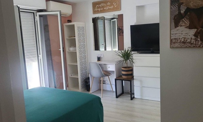 Saint Pierre de Feric Bed & Breakfast | Bedroom 2｜Repos, Calm & Serenity - Chez Benny