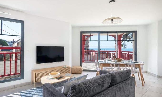 Pleneuf-Val-Andre Apartment | Bel appartement vue mer pour 8
