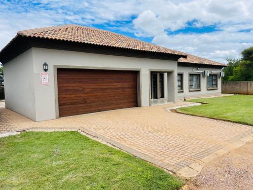 Bela-Bela Villa | Bela Waterfront Villa