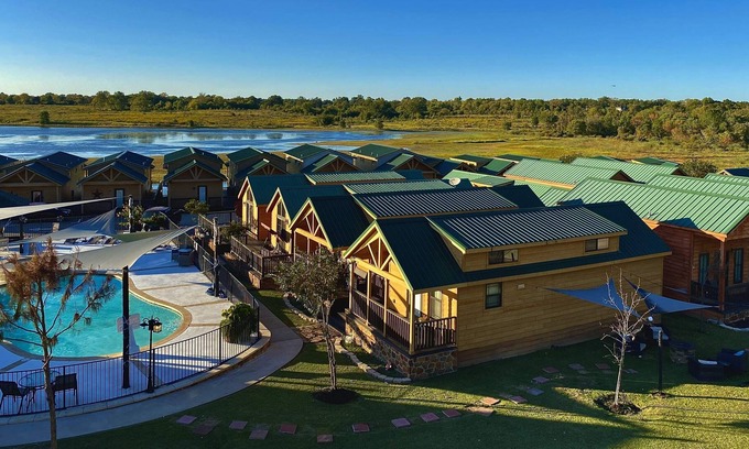 Willis House | Belas Resort Cabin #212