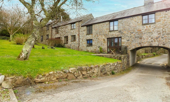 Chysauster Cottage | BELL COTTAGE, pet friendly, character holiday cottage in Penzance