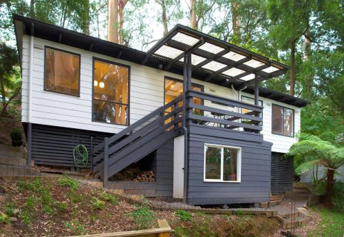 Sassafras House | Belle Cottage Secluded Stay Near Shops Cafes