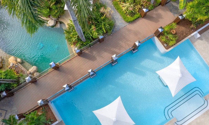 Palm Cove Apartment | Belle Escapes Poolside Luxury Suite 52 Alamanda Resort Palm Cove