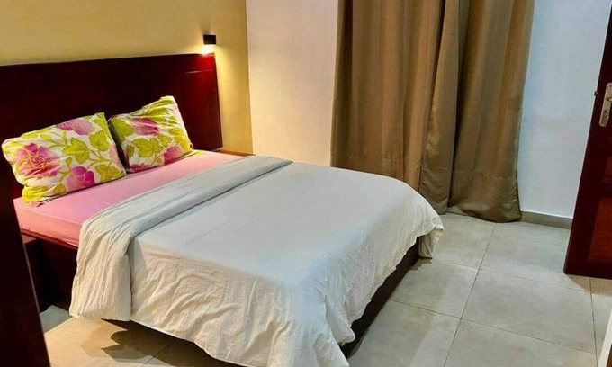 Brazzaville Apartment | Belle résidence située à 5 minutes de l' aéroport et du Centre Ville.