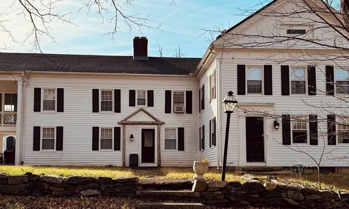 Canaan House | Bellhaven- Charming 4-bedroom house in Canaan, CT