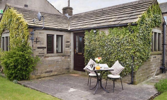 Grange Moor House | Bellhouse Croft