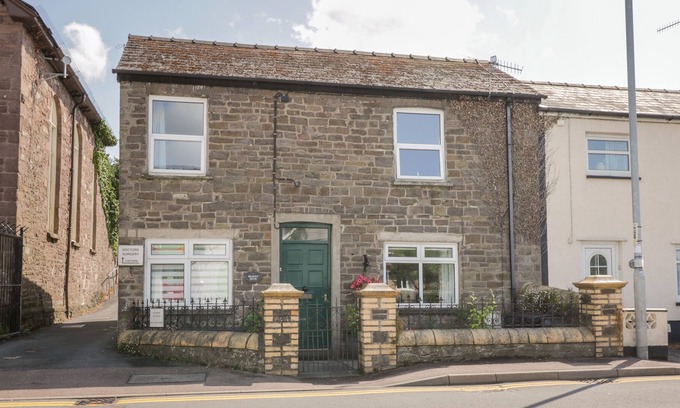 Gilwern Apartment | BELMONT HOUSE, pet friendly, with a garden in Gilwern