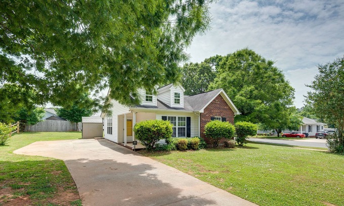 North Belmont House | Belmont Vacation Rental ~ 15 Mi to Charlotte!
