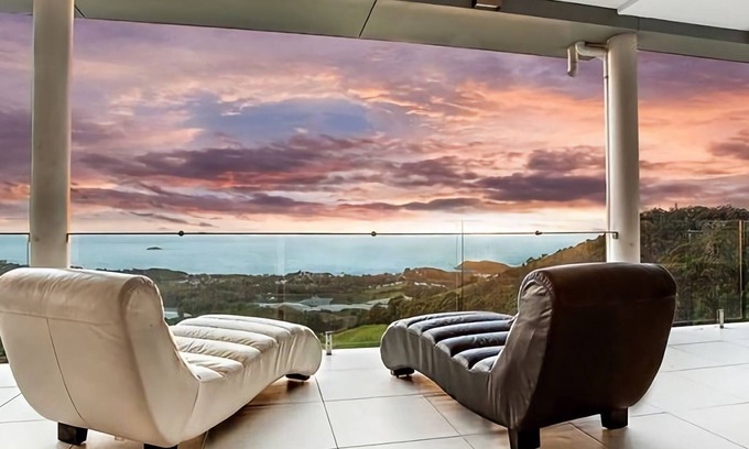Korora House | Belvedere, cleverly designed with magnificent panoramic views from every room in the house.