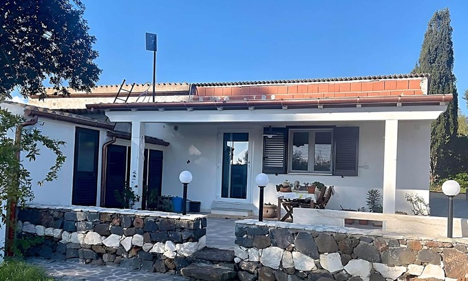 Orosei House | Belvilla by OYO Casa basalto uliveto