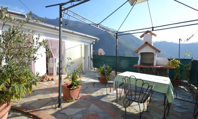 Montignoso House | Belvilla by OYO Mazzei in collina