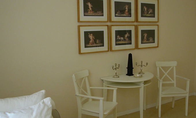 Rione XIV Borgo Apartment | Belvilla by OYO Modern Apartment in Rome near Sea