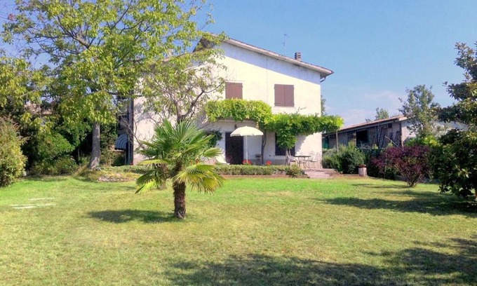 Tacconi House | Belvilla by OYO Villetta Pastrengo 1