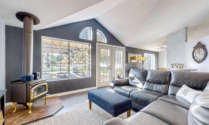 Deschutes River Woods House | Bend Birdhouse