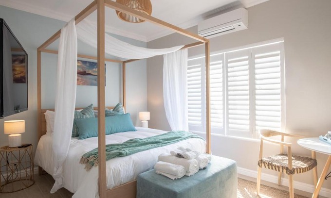 Bloubergstrand House | Bentley's Guesthouse