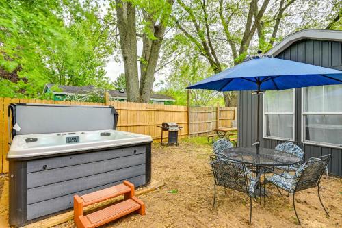Riverside House | Benton Harbor Home 3 Mi to Beach Grill and Yard