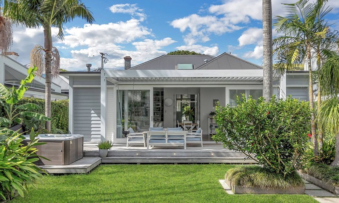 Devonport House | Bespoke Stays - Seaside Serenity:Exquisite Villa