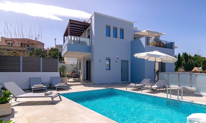 Adele Villa | Bessie's dream villa,private pool,near amenities