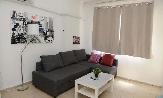 Florentin House | BEST FLATS IN FLORENTIN