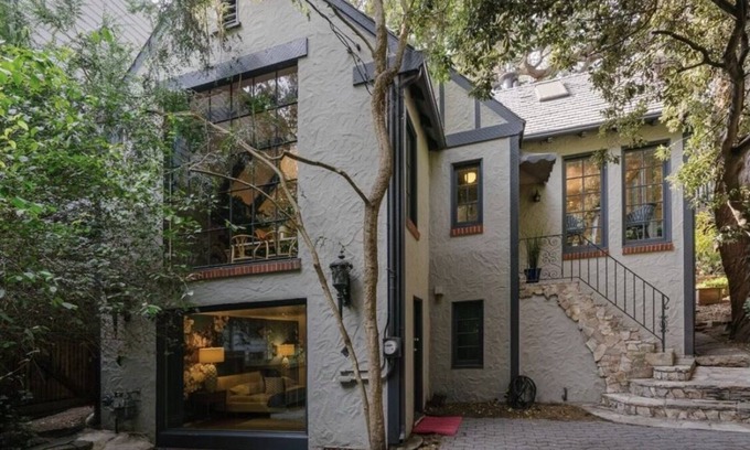 Sunnyside House | Best of the City + close to nature