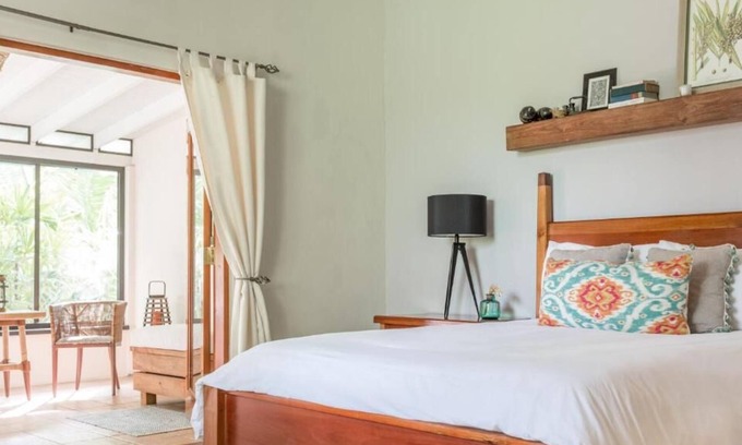 San Ignacio House | Best Place to Stay in Belize! Pool, Onsite Spa, Free Parking