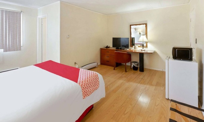 Delhi House | Best Place to Stay in Delhi! 4 Convenient Units, Near Maple Shade Farm