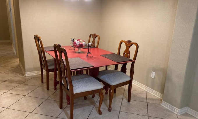 Tyler Apartment | Best Stays@ La Meza Roja, Wifi, Pet Friendly- fenced