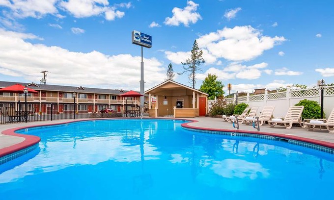 Roseburg Hotel | Best Western Garden Villa Inn
