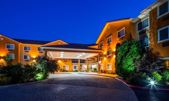 Caldwell Hotel | Best Western Plus Caldwell Inn & Suites