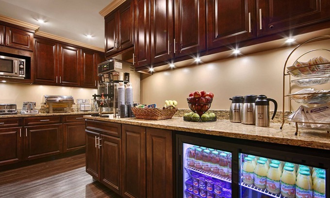 Boystown Hotel | Best Western Plus Hawthorne Terrace Hotel