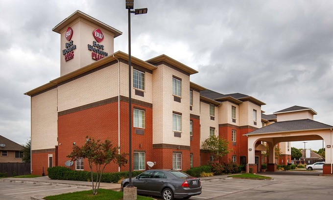 Lake Dallas Hotel | Best Western Plus Lake Dallas Inn & Suites