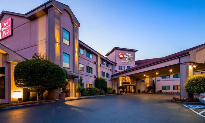 Southeast Salem Hotel | Best Western Plus Mill Creek Inn